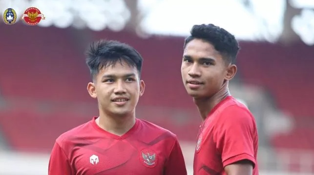Witan Sulaeman dan Marselino Ferdinan mendapat teguran Pelatih Timnas Indonesia Shin Tae-yong karena makan mie instan saat TC di Turki. (Foto: Twitter @pssi)