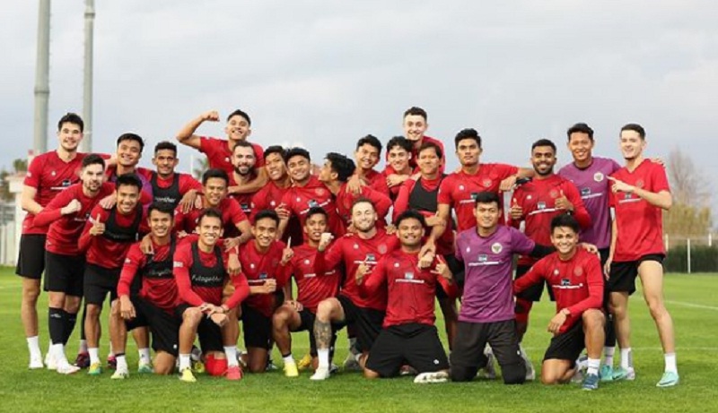 Viral pemain Timnas Indonesia kompak posting di Instagram. Mereka meminta suporter Garuda berhenti membandingkan pemain keturunan dan lokal. (Foto: Instagram/pratamaarhan8)