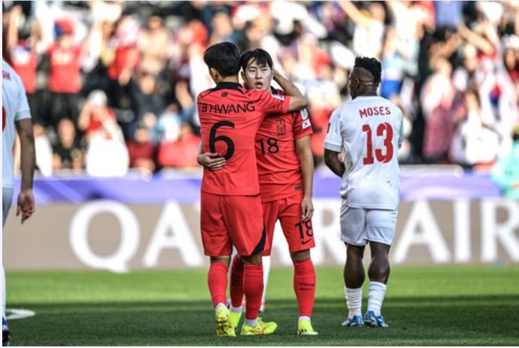 Timnas Korea Selatan menang 3-1 atas Bahrain di matchday pertama Grup E Piala Asia 2023. Striker PSG Lee Kang-in tampil menggila. (foto: AFC)