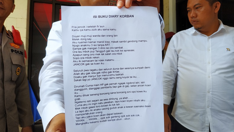 Bikin Merinding, Buku Diary Istri Tewas Diracun di Malang Bongkar Perlakuan Kejam Suami (Foto: iNews/Avirista Midaada)