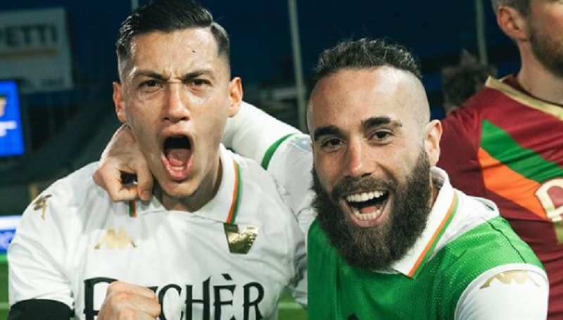 Bek Timnas Indonesia Jay Idzes tampil penuh saat timnya Venezia menang tipis 2-1 atas Pisa pada lanjutan Serie B di Arena Garibaldi, Sabtu (24/2/2024) malam WIB (Foto: Venezia)