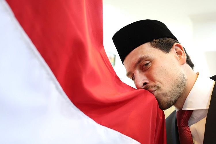 Thom Haye resmi menjadi Warga Negara Indonesia dan ingin segera membela Timnas Indonesia. (Foto: PSSI)