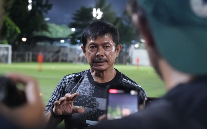 Pelatih Timnas Indonesia U-20 Indra Sjafri tak melarang pemainnya untuk menyantap makanan khas lebaran. (Foto: PSSI)