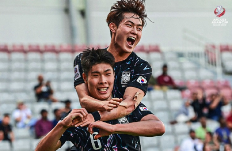 Timnas Korea Selatan menang 2-0 atas China pada laga kedua Grup B Piala Asia U-23 2024 di Abdullah bin Khalifa Stadium, Jumat (19/4/2024) malam WIB. (Foto: KFA)