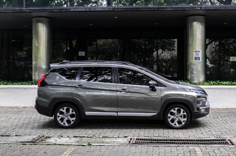 Tampilan sporty dan modern, dengan grill depan yang besar dan lampu depan yang tajam. (Foto: iNews Media Group/Aldhi Chandra Setiawan)