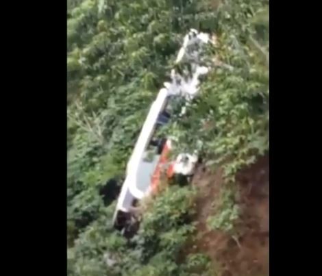 Kondisi bus yang masuk jurang 50 meter di Lampung Barat. (Foto: iNews)