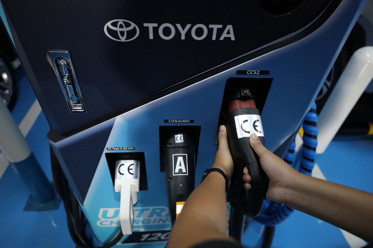 Fasilitas Privilege Charging Spot dan Privilege Parking Spot. (Foto: dok Toyota)