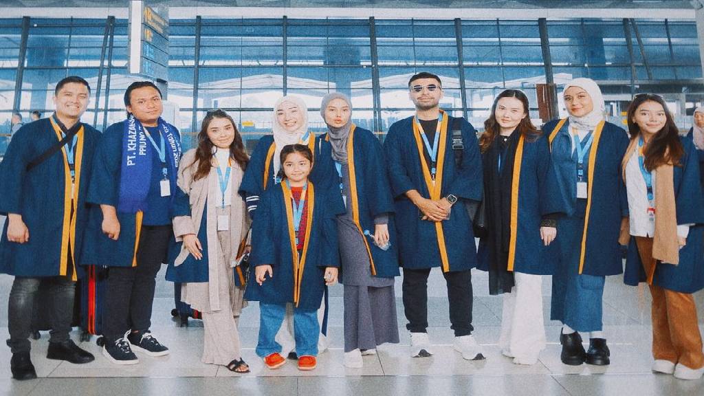 Rombongan umrah awkarin