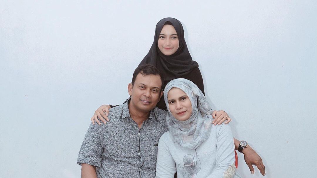 Cut Intan Nabila dan kedua orangtuanya