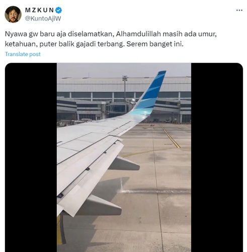 Musisi Kunto Aji membagikan video di X yang menayangkan terjadinya tumpahan di bagian sisi sayap pesawat yang dia tumpangi. (Foto: X @KuntoAjiW)