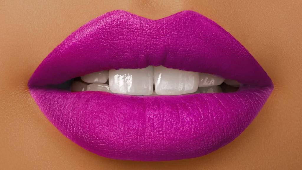 Arti lipstik ungu