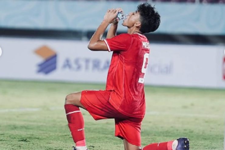 Profil dan biodata Mierza Firjatullah menarik diulas. Dia adalah penyerang Timnas Indonesia U-16 yang mencari ilmu hingga ke Eropa. (Foto: Instagram/mierza_09)