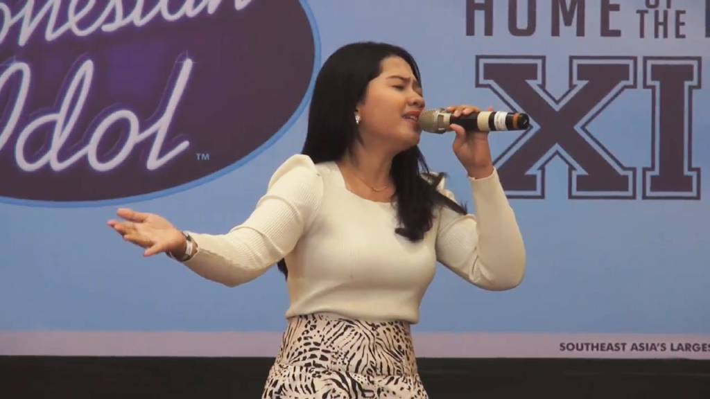 Teman Tiara Andini ikut Audisi Indonesian Idol XIII di Surabaya