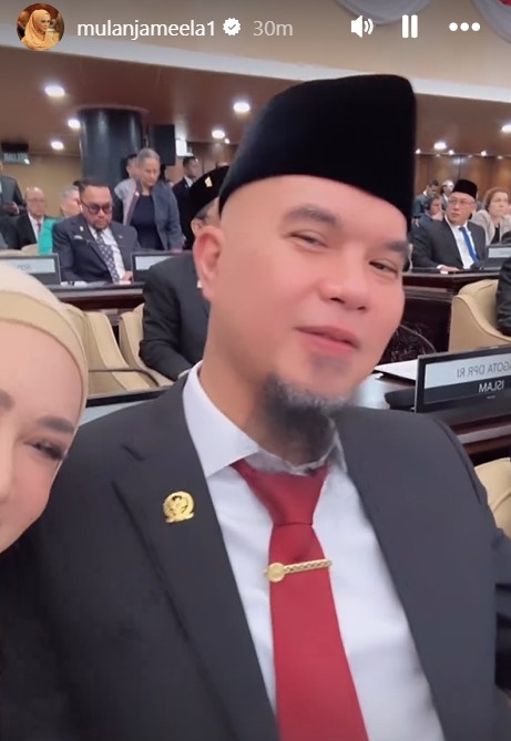 Mulan Jameela dan Ahmad Dhani di Gedung DPR. (Foto: Instagram)