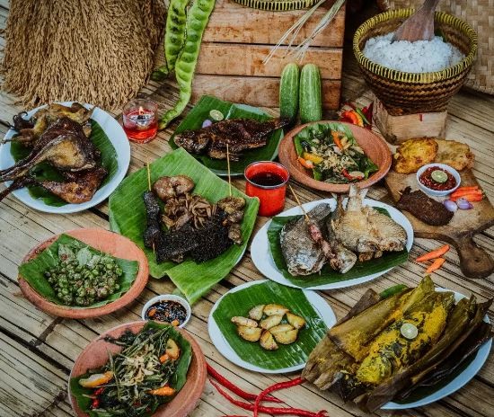 Menu makanan khas Sunda bisa ditemukan di tempat makan Gedong 55 Cimahi. (Foto: Instagram)