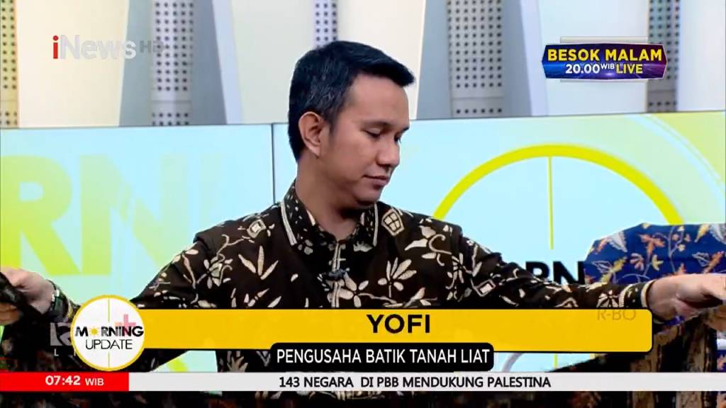 Yofi, pengusaha batik tanah liat khas Minang, Sumatera Barat. (Foto: iNews TV)