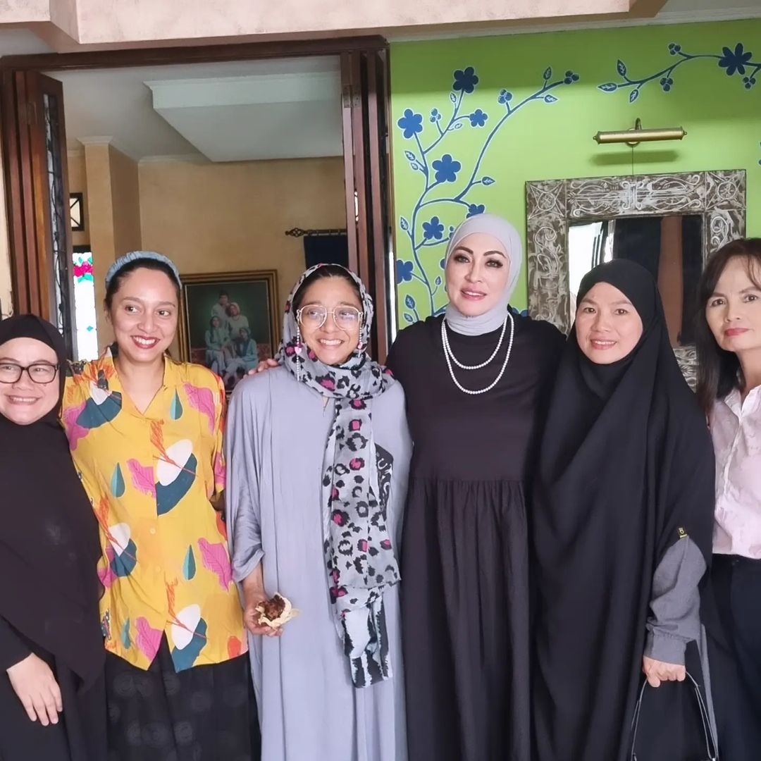 Angelina sondakh di rumah duka marissa haque, di kawasan Bintaro, Tangerang Selatan, Kamis (3/10/2024). (Foto: Instagram)