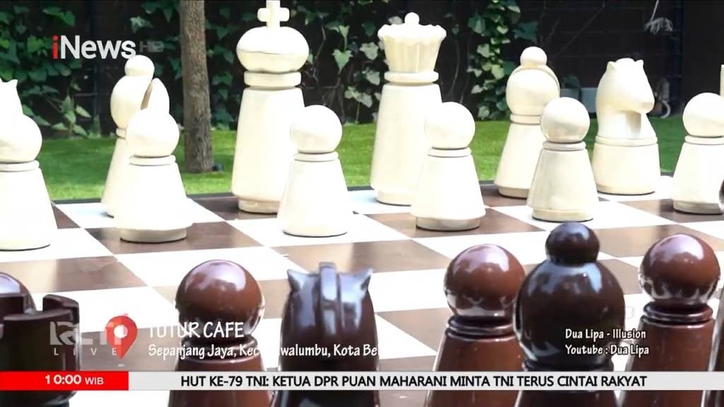 Area catur raksasa di Museum Catur Indonesia. (Foto: iNews TV)