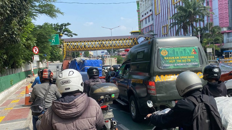 Kemacetan di Jakarta Selatan (foto: MPI)