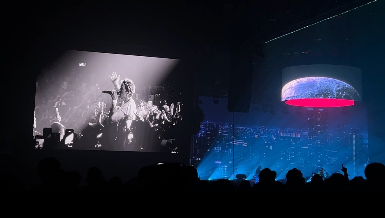 Keseruan konser LANY di Jakarta. (Foto: Annastasya Rizqa)