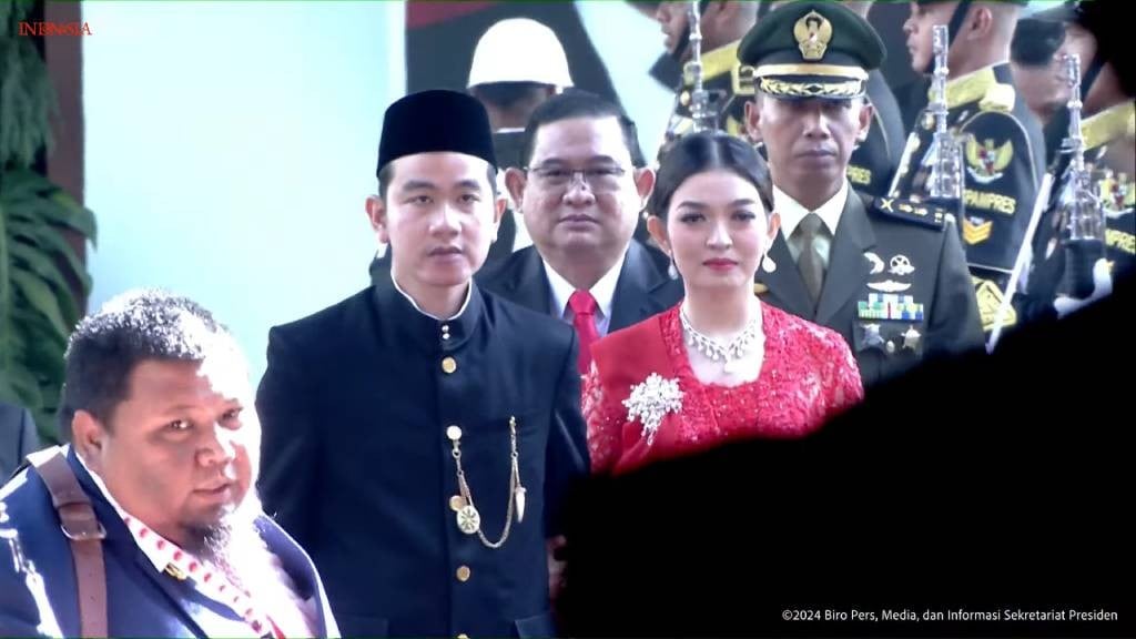 Gibran dan Selvi. (Foto: Youtube/Sekretariat Presiden)