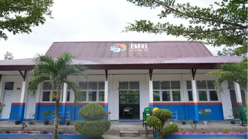 SD Negeri (SDN) 001 Sungai Pagar berfoto yang baru direnovasi BRI di Kecamatan Kampar Kiri Hilir, Kabupaten Kampar, Provinsi Riau. (Foto: Ist)