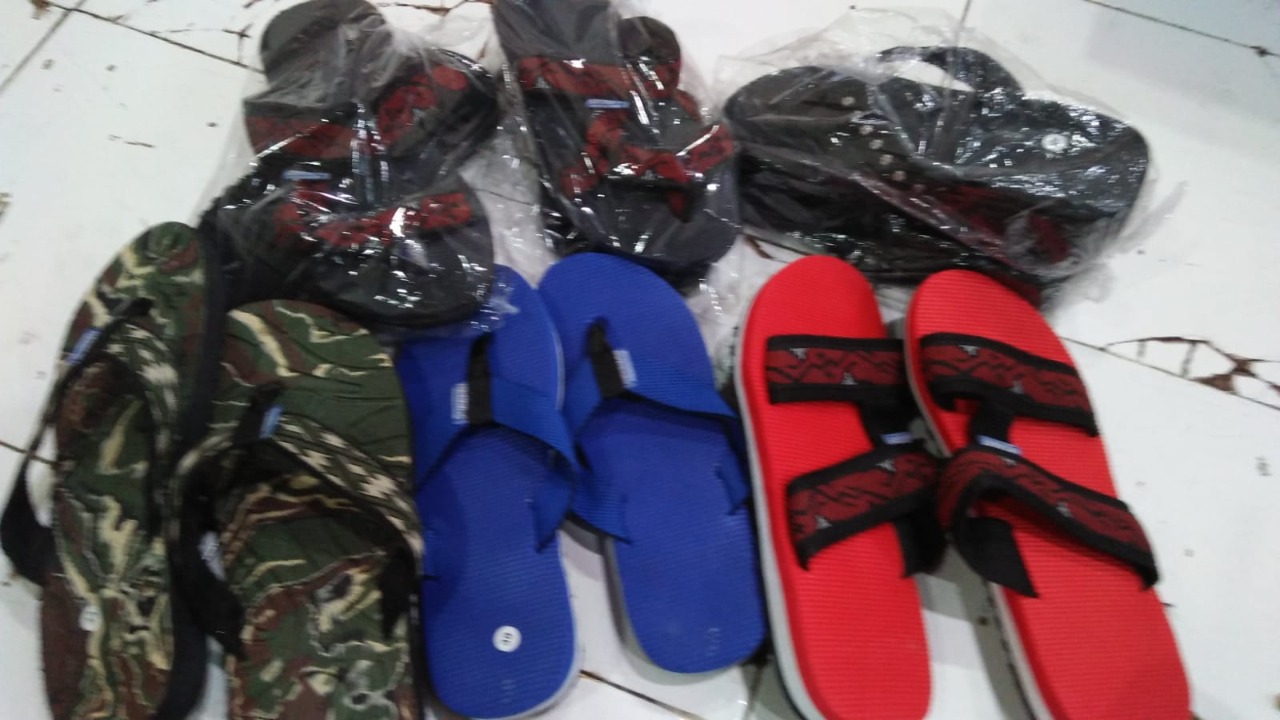 Sandal Bakero Banjir Pesanan Jelang Lebaran