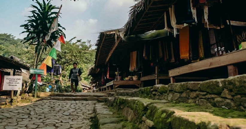 Suku Baduy Kuat Untuk Berjalan Kaki Hingga Ratusan Kilometer Ini Sebabnya