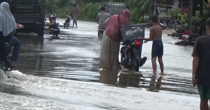 Banjir Meluas Rendam Badan Jalan Antar Kecamatan Di Aceh Singkil 0320