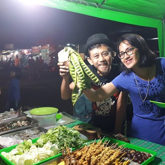 7 Artis Yang Punya Warung Makan Pinggir Jalan Tak Malu Jadi Pedagang