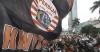 Sambut Laga Persija, Puluhan Jakmania Bersih-Bersih SUGBK Minggu Pagi