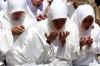 Jelang Debat Pilgub Jatim, Khofifah Ziarah Makam Sunan Ampel  - Bagian 4