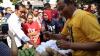 Kunjungi Semarang, Jokowi Makan Soto Pak Man dan Beli Sawo di Pasar