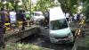 Tabrakan dengan Taksi Online di Denpasar, Minibus Terjun ke Parit