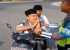 Video Bocah Nangis Ditilang Polisi di Lombok Timur Ini Bikin Ketawa