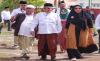 Begini Kemesraan Kiai Ma'ruf dan Istri Usai Isra Mikraj di Lamongan
