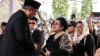 Megawati Tersenyum Bersalaman dengan SBY di Pemakaman Ani Yudhoyono