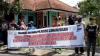 Salut, Warga Tasikmalaya Sambut Pasien Sembuh Corona Bak Pahlawan