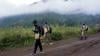 Lewati Bukit, Guru-Guru di Batang Mengantar Langsung Tugas Ujian ke Rumah Siswa - Bagian 2