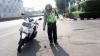 Aksi Polantas Polda Metro Jaya Sisir Jalan Gatot Subroto Cari Paku Berserakan - Bagian 1