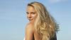 Caroline Wozniacki Hibur Penggemar dengan Foto Seksi di Tepi Kolam Renang