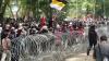 Demo Tolak Omnibus Law di Medan Ricuh, Massa Lempari Gedung DPRD Sumut