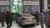 Penampakan Mobil Sedan Tabrak Pagar Masjidil Haram - Bagian 1