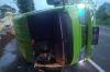 Roda Belakang Lepas, Minibus Elf Terguling di Kulonprogo 