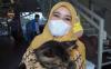 Berkunjung ke Lembang Park Zoo, Istri Wagub Jabar Senang Menggendong Kucing