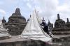  Antisipasi Erupsi Merapi, 32 Stupa Candi Borobudur Ditutup Terpal 