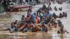 Filipina Diterjang Topan Vamco, Manila Lumpuh Terendam Banjir - Bagian 1