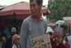 Video Viral Pencopet di Palembang Dihukum berdiri dan Pakai Kalung 'Saya Copet'