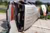 Minibus Elf Rombongan Takziyah Terbalik di Tol Jombang, 1 Orang Tewas dan 6 Luka