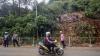 Jalan Utama Menuju Puncak Bogor Ditutup akibat Longsor di Gunung Mas - Bagian 2